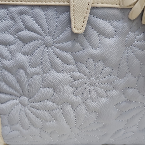 🔹️Betsey Johnson 🔹XOBECA-U Blue Floral Top Handle Handbag Butterfly Charm Tote - Picture 5 of 10